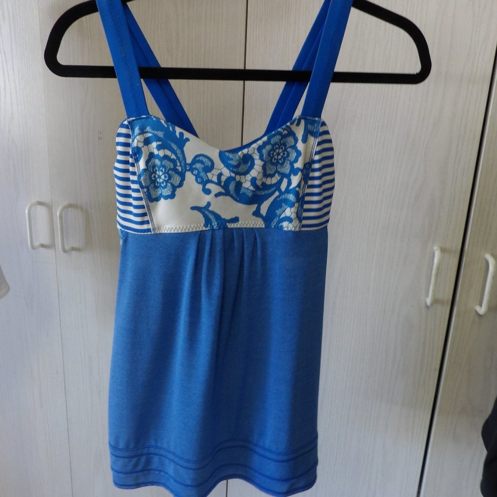 Lululemon Athletic top